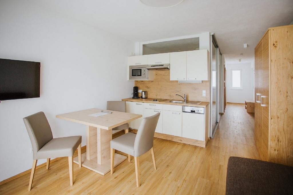 Apartmenthaus Strasswirt De Luxe Tröpolach Eksteriør bilde