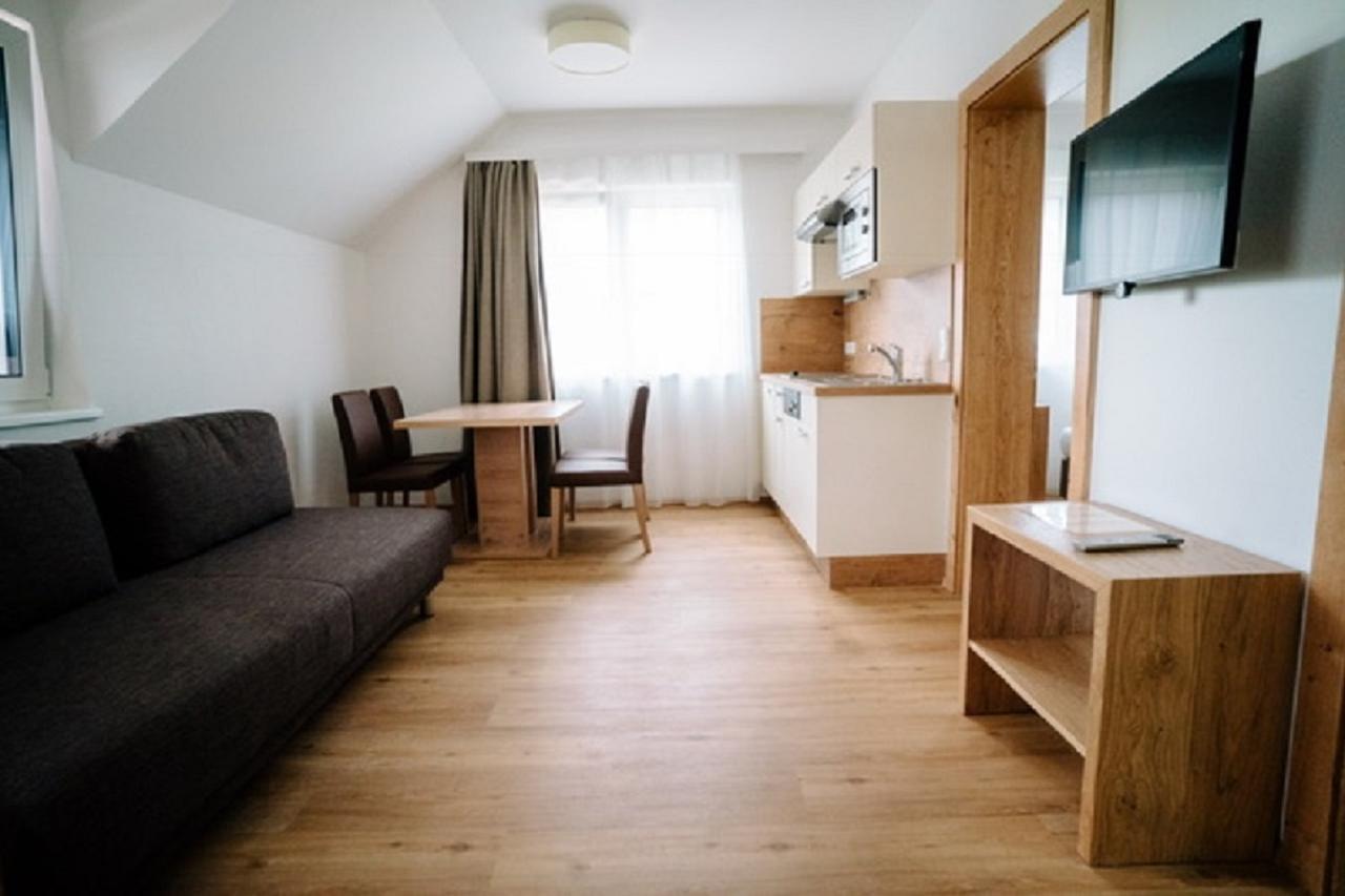 Apartmenthaus Strasswirt De Luxe Tröpolach Eksteriør bilde
